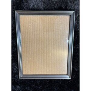 Silver Metal Picture Frame With Ribbed Edges & Easel Back